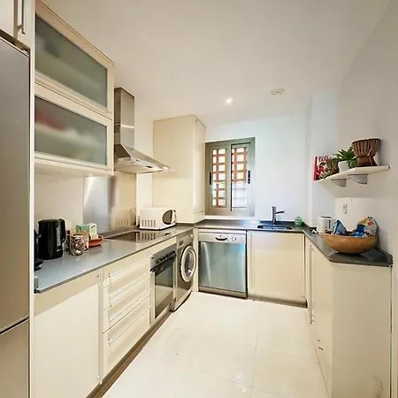 Seaview Penthouse In New Golden Mile Apartment *